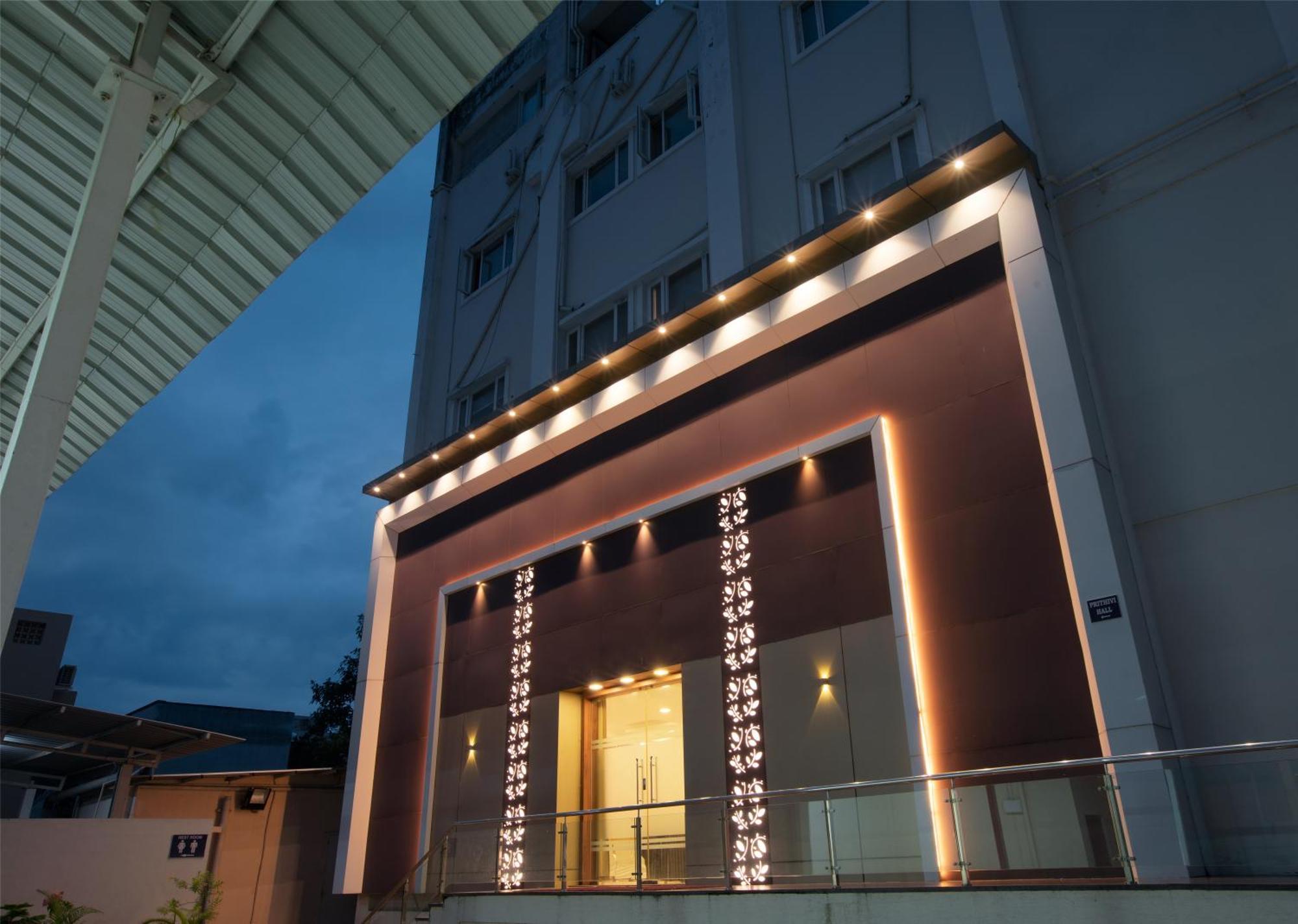 Manjhi Residency Hotel Tiruchirappalli Exterior foto