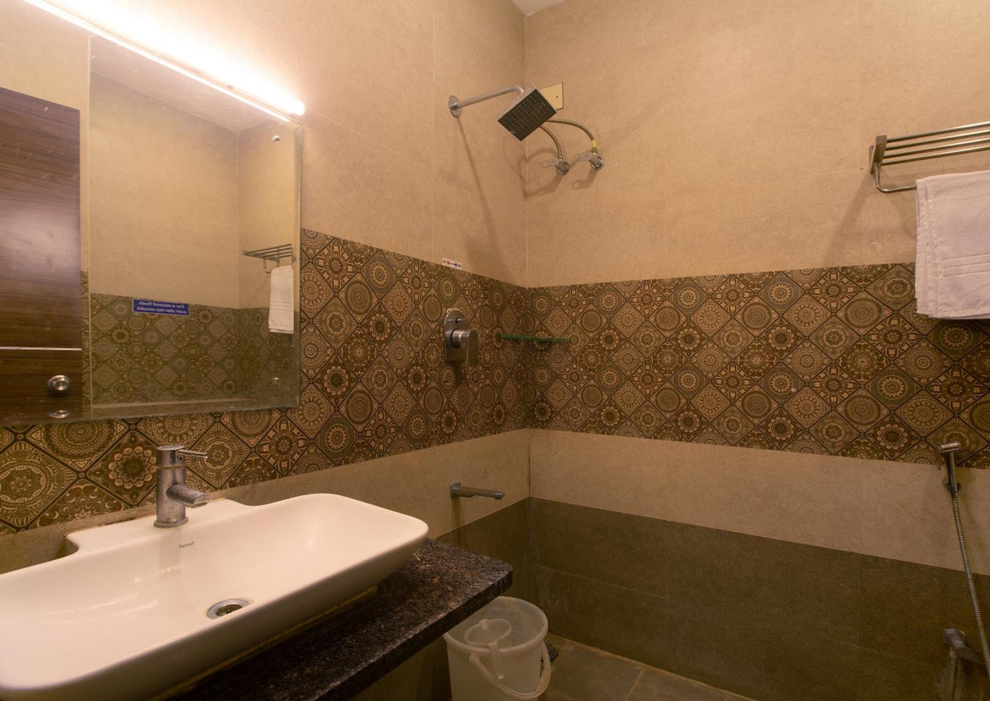 Manjhi Residency Hotel Tiruchirappalli Exterior foto
